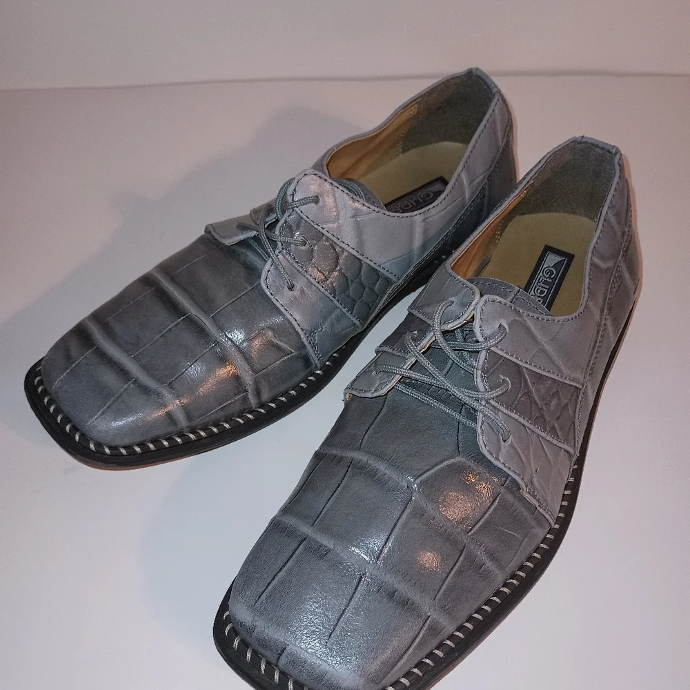 Shoes - Picture 4 of 4